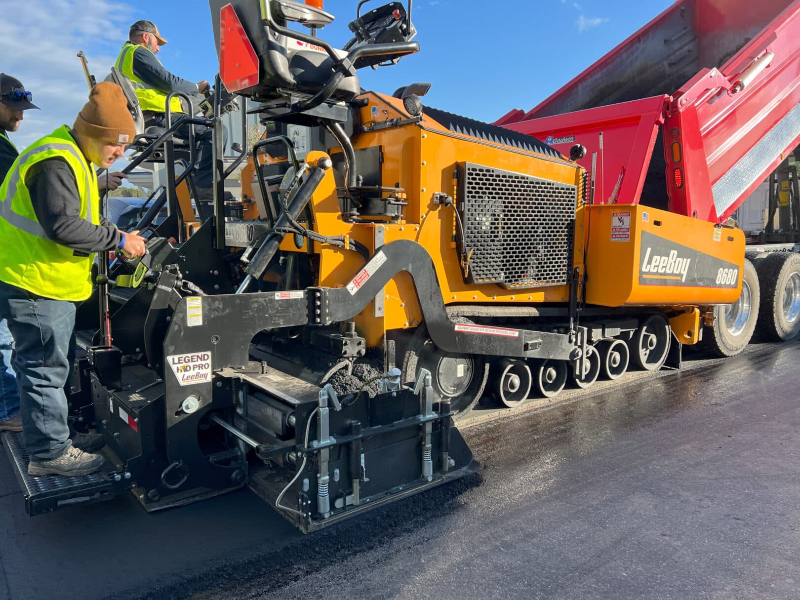 Leeboy 8680 Asphalt Paver