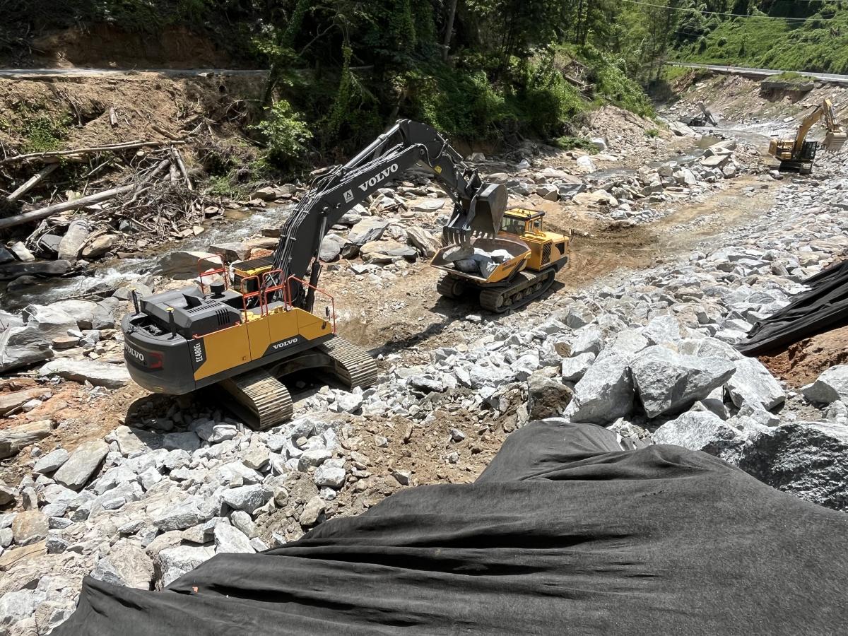 Volvo EC480 Supports U.S. 64 Recovery In North Carolina